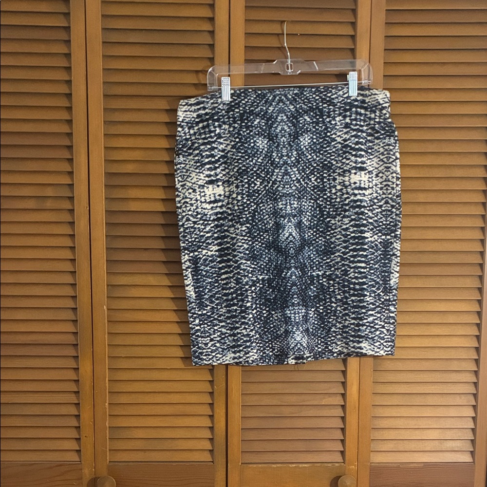 Covington Pink/Blue and White Snake Patterned Pencil Skirt
